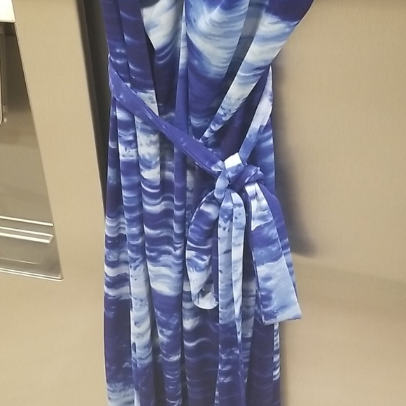 💕BCBGMAXAZRIA Mae Maxi Wrap Dress Tie-Dye Blue - Picture 11 of 14